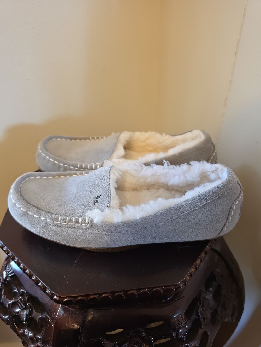 Koolaburra by UGG Lezly slippers light gray